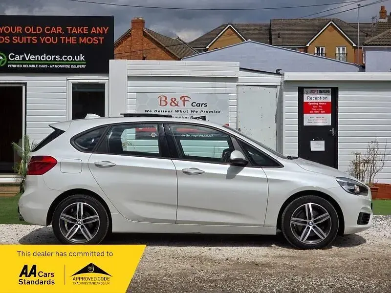 Used BMW 220 Sport Line 2015 White Hatchback