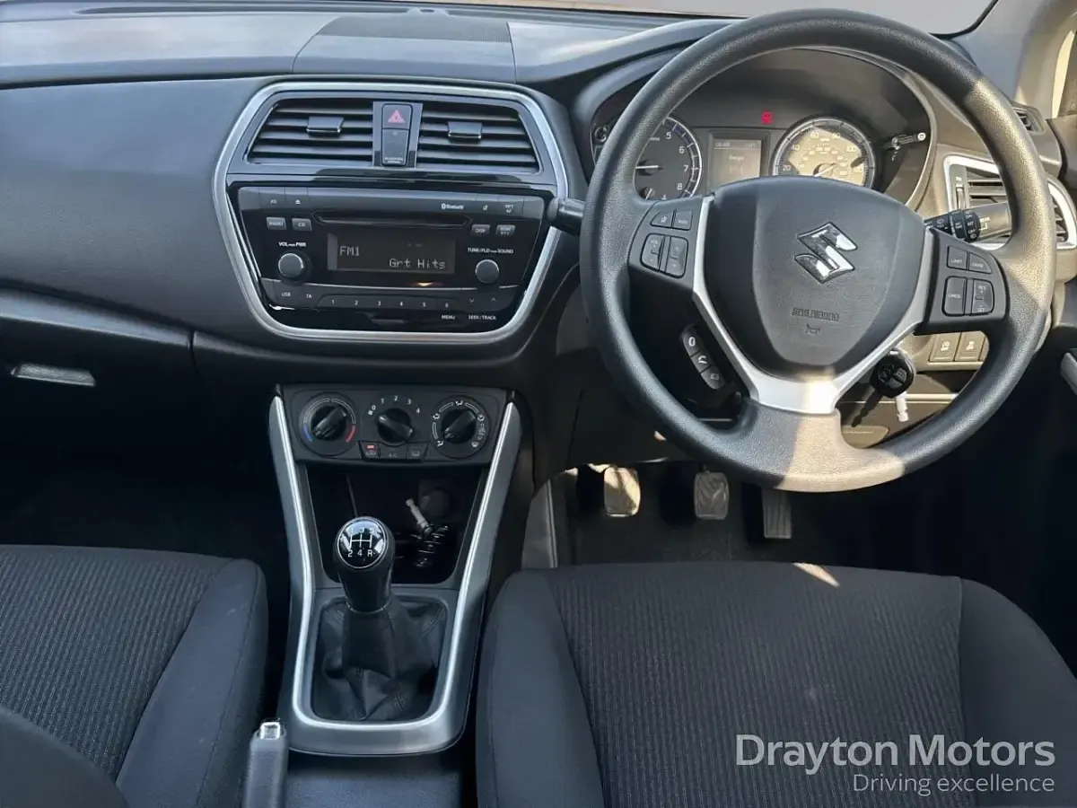 Used Suzuki SX4 SZ4 111 HP (81 kW) 2018 White Hatchback