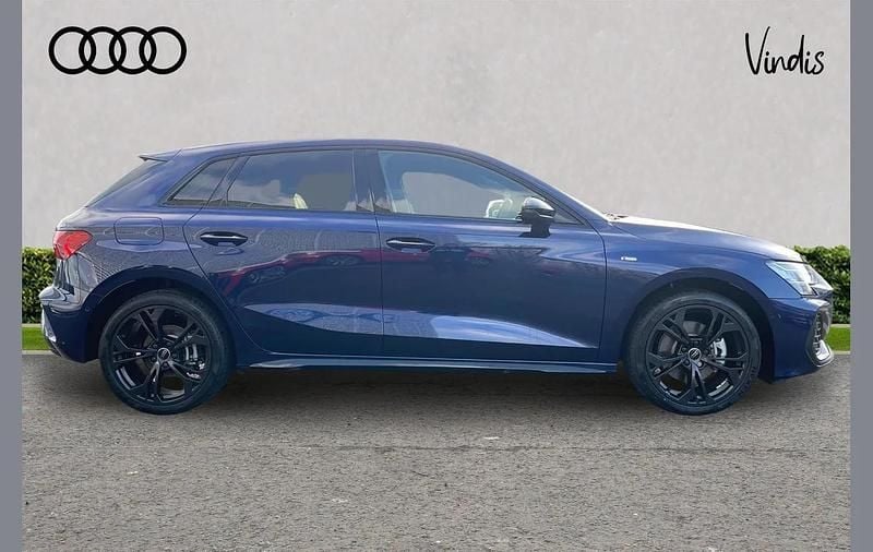 New Audi A3 e-tron Black Edition 200 HP (147 kW) 2025 Blue Hatchback