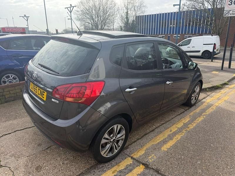 Used Kia Venga 123 HP (90 kW) 2015 Silver Hatchback