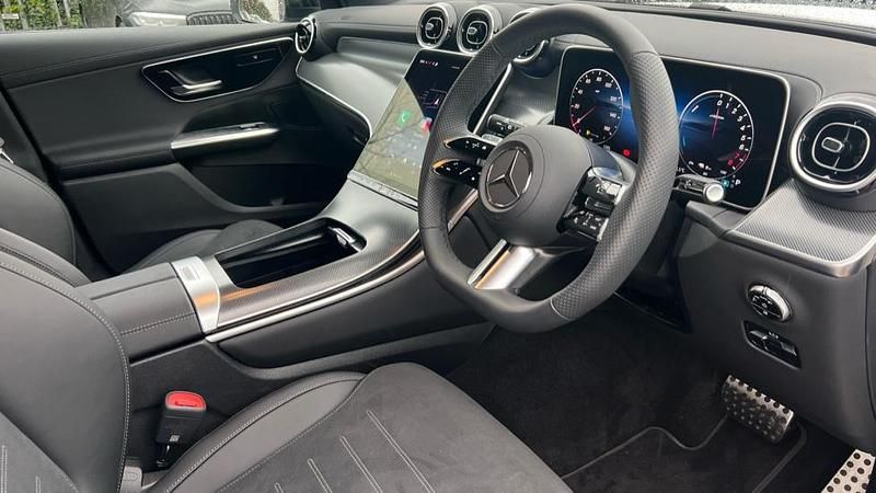 New Mercedes GLC300e Urban 313 HP (230 kW) 2025 Polar white SUV