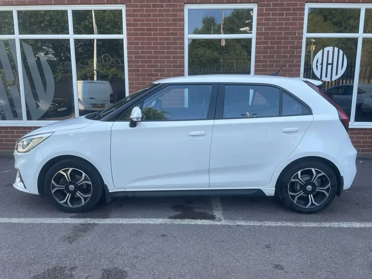 Used MG MG3 Exclusive 106 HP (77 kW) 2021 White Hatchback