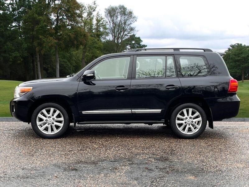 Used Toyota Land Cruiser V8 in UK for sale (14) - AutoUncle