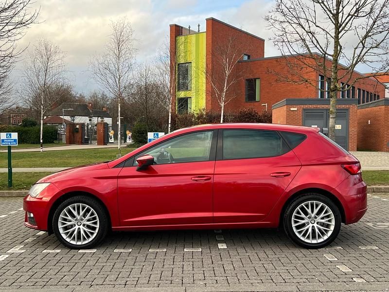 Used Seat Leon SE Dynamic 2019 Red Hatchback