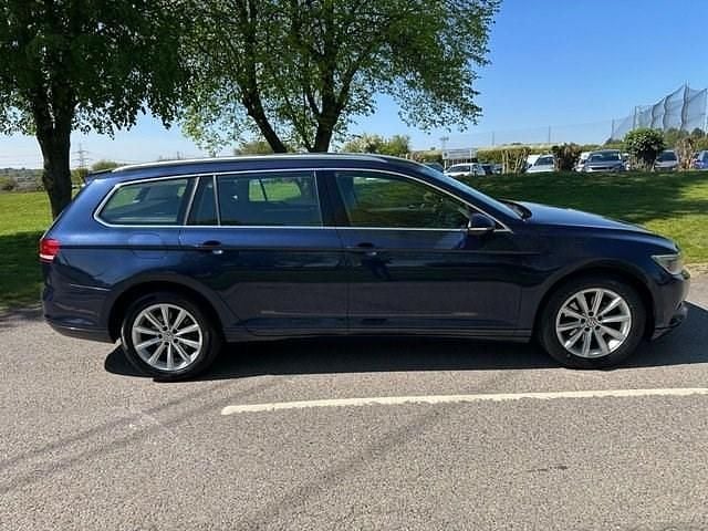 Begagnad VW Passat SE 150 HK (110 kW) 2015 Blå Kombi