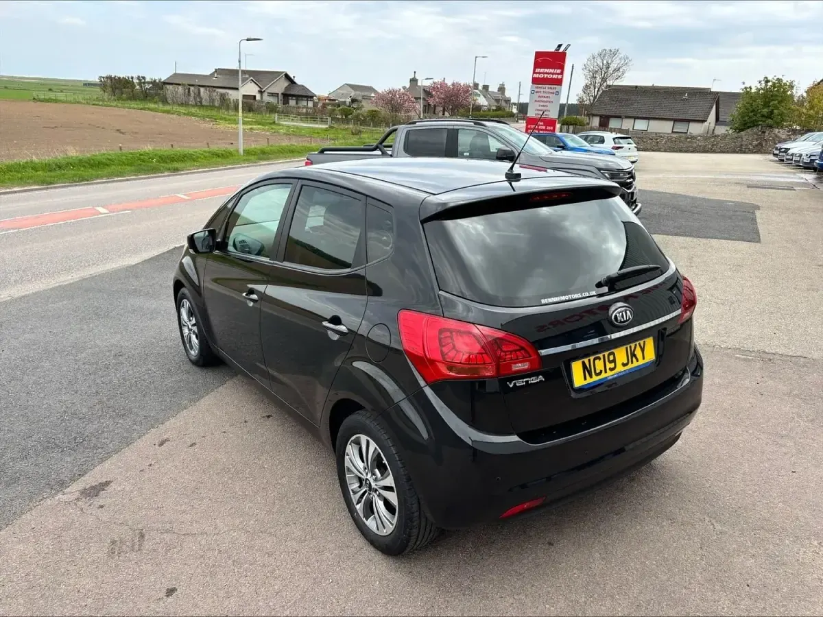 Used Kia Venga 125 HP (91 kW) 2019 Black Hatchback
