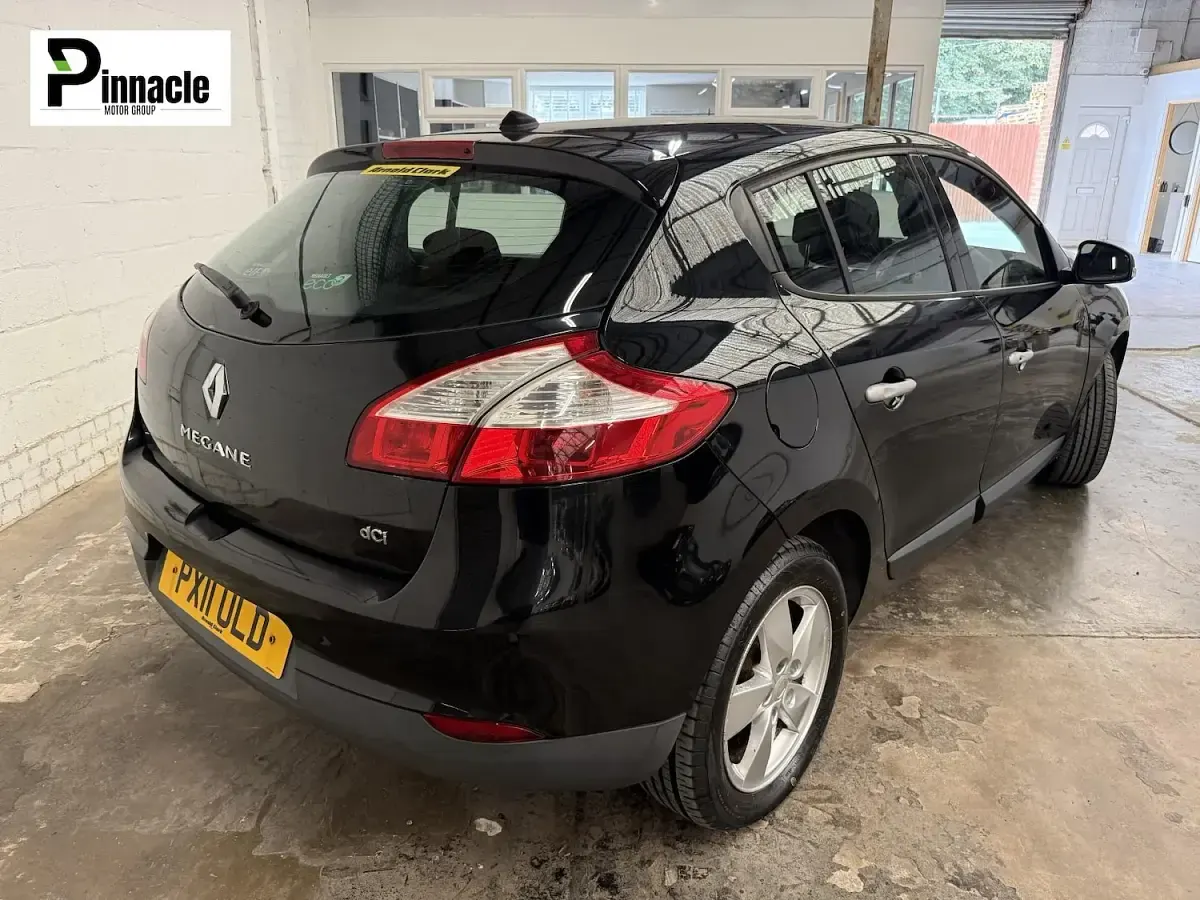 Used Renault Mégane III Dynamique 110 HP (80 kW) 2011 Black Hatchback