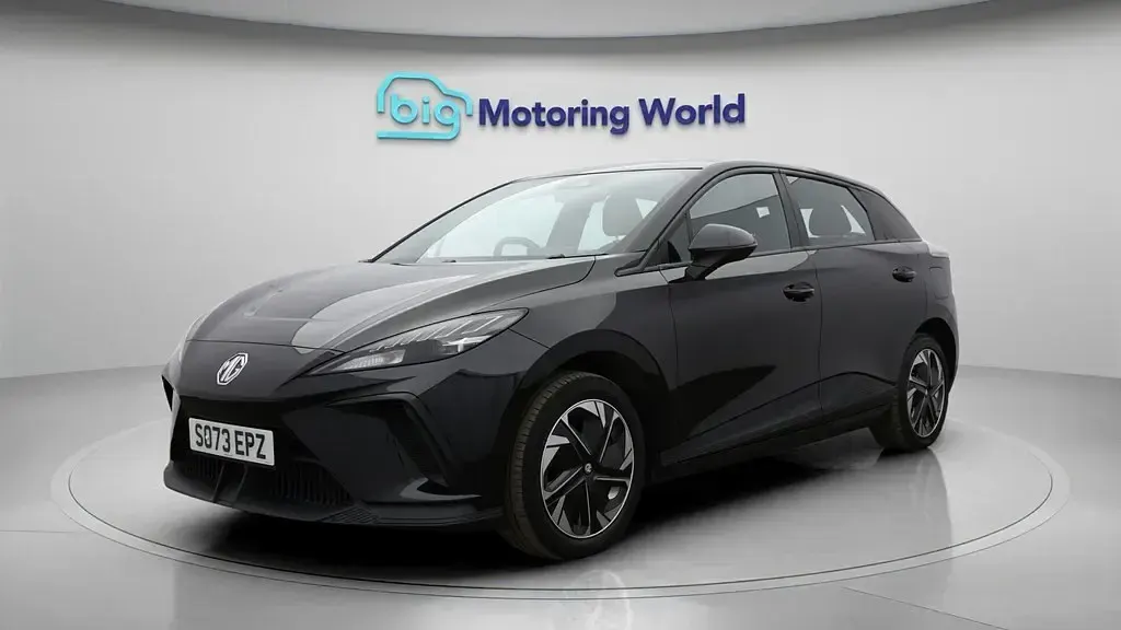 Begagnad MG MG4 EV SE 319 kW (435 HK) 2024 Halvkombi