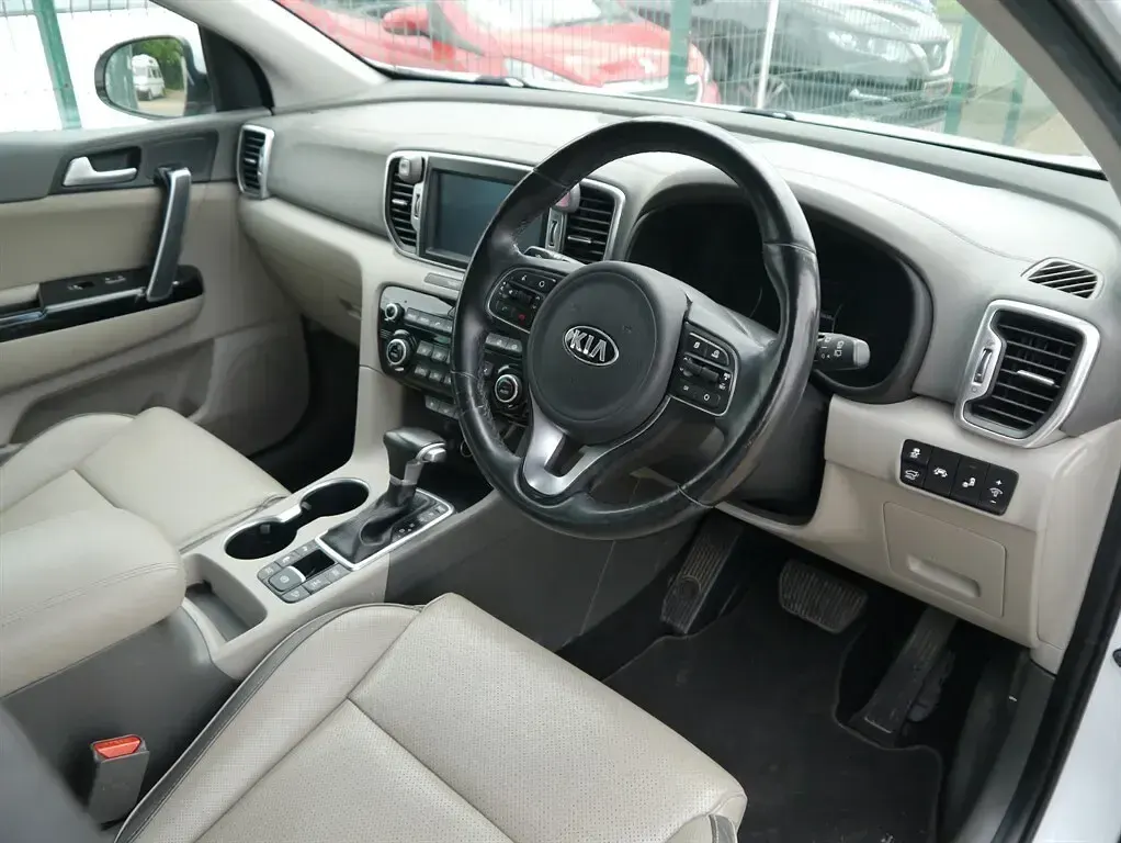 Used Kia Sportage 2018 White SUV