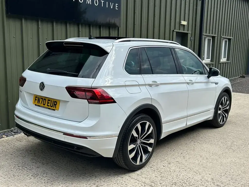 Używany VW Tiguan R-line 150 KM (110 kW) 2020 Biały SUV