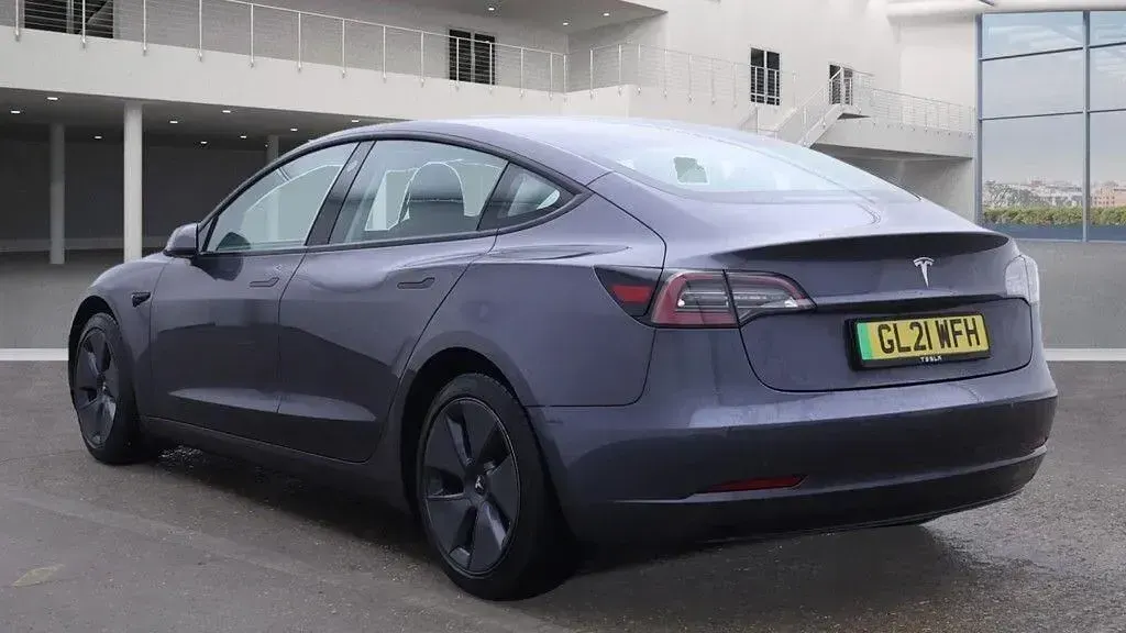 Usado Tesla Model 3 Standard Range 177 kW (241 HP) 2021 Cinzento Sedan