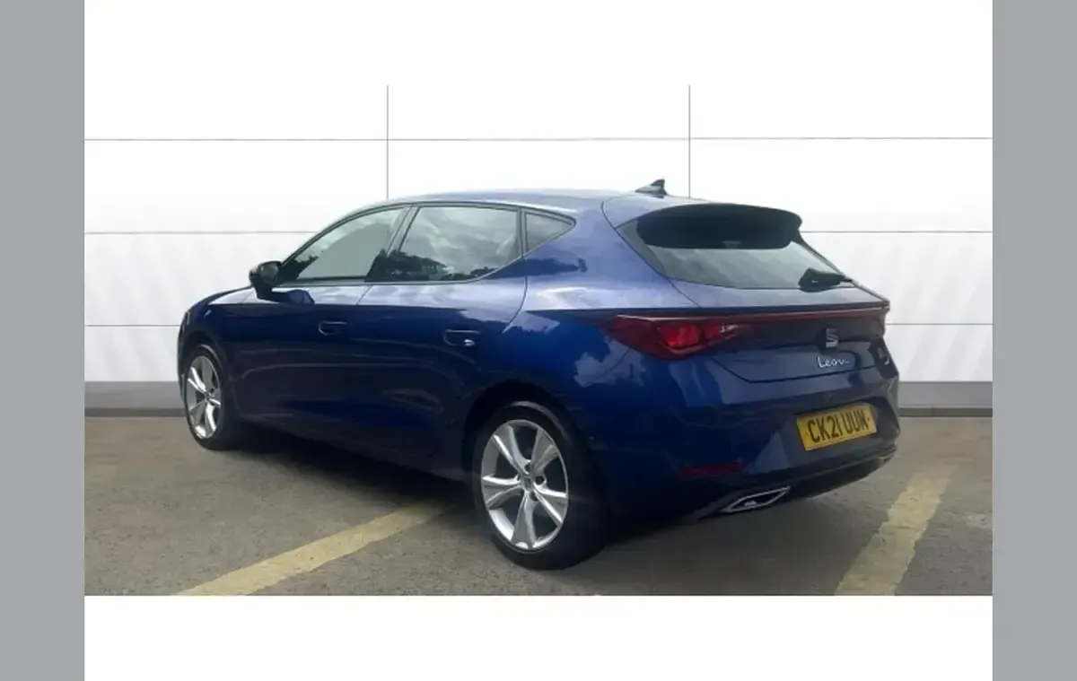 Used Seat Leon FR 200 HP (147 kW) 2021 Blue Hatchback