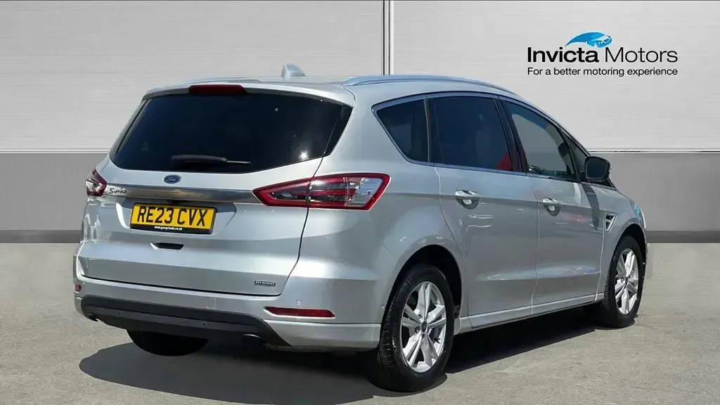 Used Ford S-MAX Titanium 190 HP (139 kW) 2023 Silver MPV