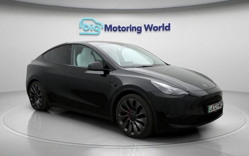 Used 2024 Tesla Model Y Performance SUV | £28,300 (Super price) - Image 1/4