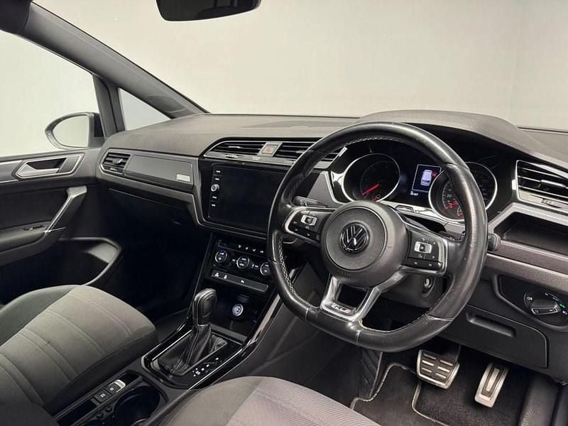Used VW Touran R-line 150 HP (110 kW) 2018 Silver MPV