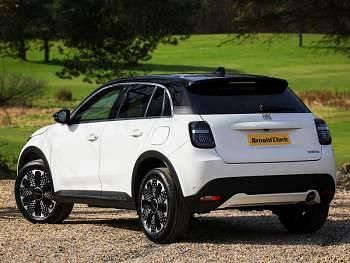 New Fiat 600 La Prima 100 HP (73 kW) 2026 White SUV