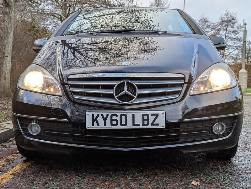 Used Mercedes A160 Elegance 95 HP (69 kW) 2011 Black Hatchback