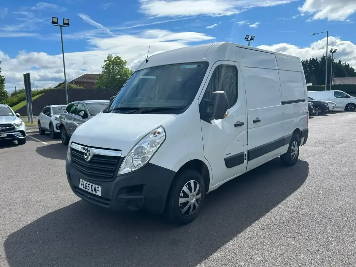 Second-hand Vauxhall Movano 2015 Alb Monovolum