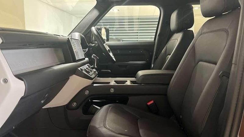 Used Land Rover Defender HSE Dynamic 350 HP (257 kW) 2025 Metallic  santorini black SUV