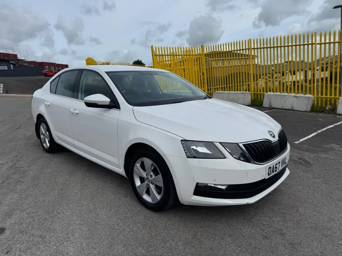 Used Skoda Octavia SE Technology 150 HP (110 kW) 2017 White Hatchback