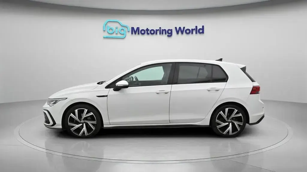 Used VW Golf VIII R-line 150 HP (110 kW) 2023 White Hatchback