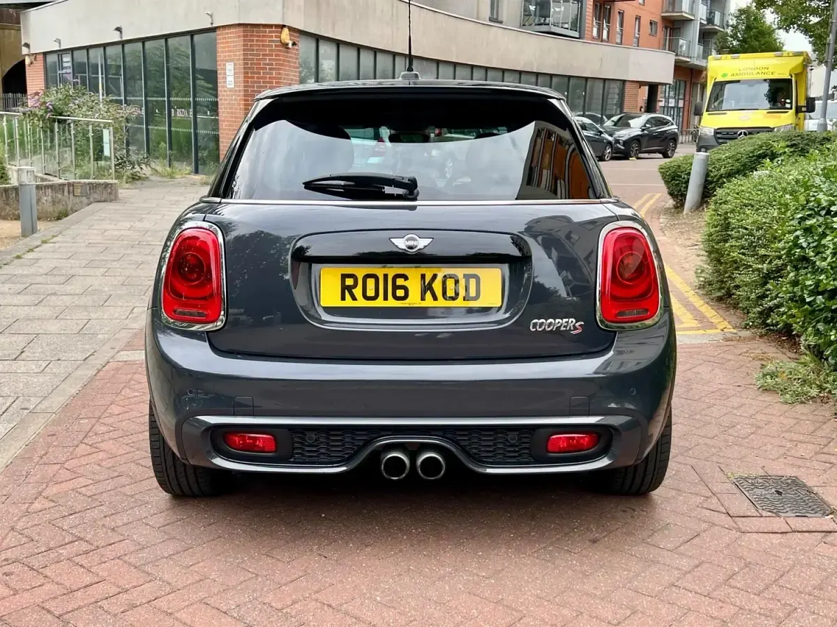 Begagnad Mini Cooper S Hatch 2016 Grå Halvkombi