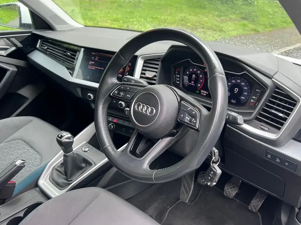 Usado Audi A1 Sportback Sport 116 HP (85 kW) 2018 Branco Citadino