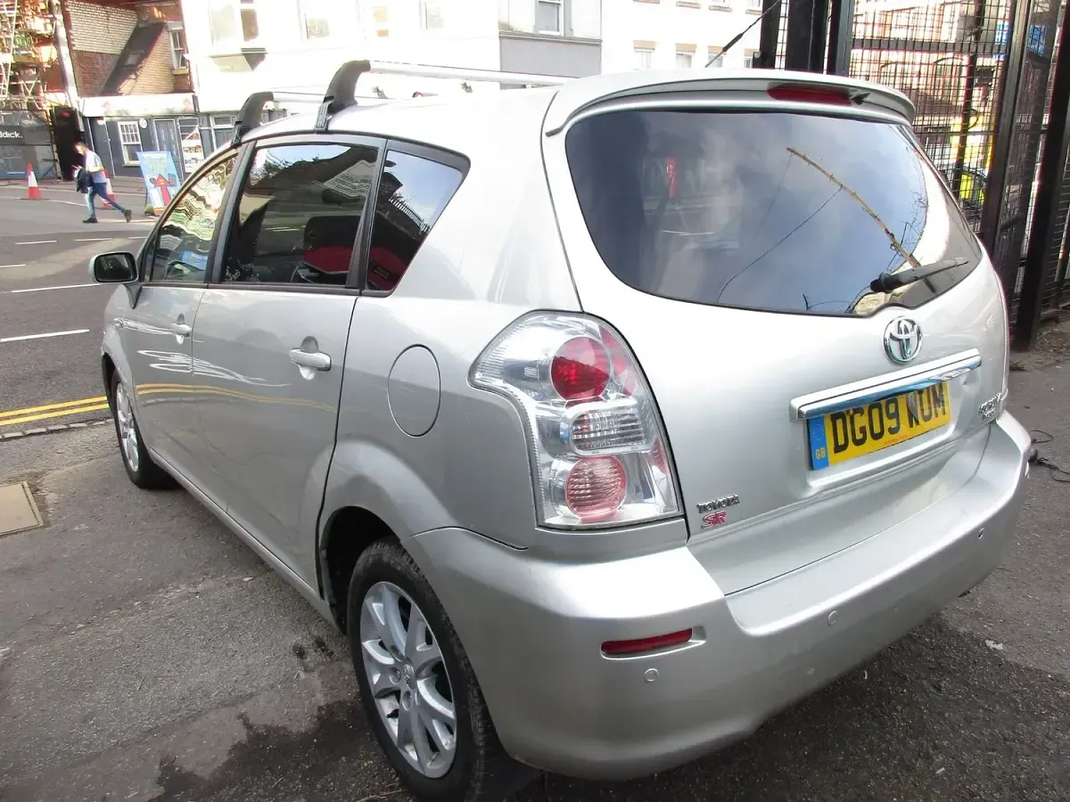 Used Toyota Verso SR 147 HP (108 kW) 2009 Silver MPV