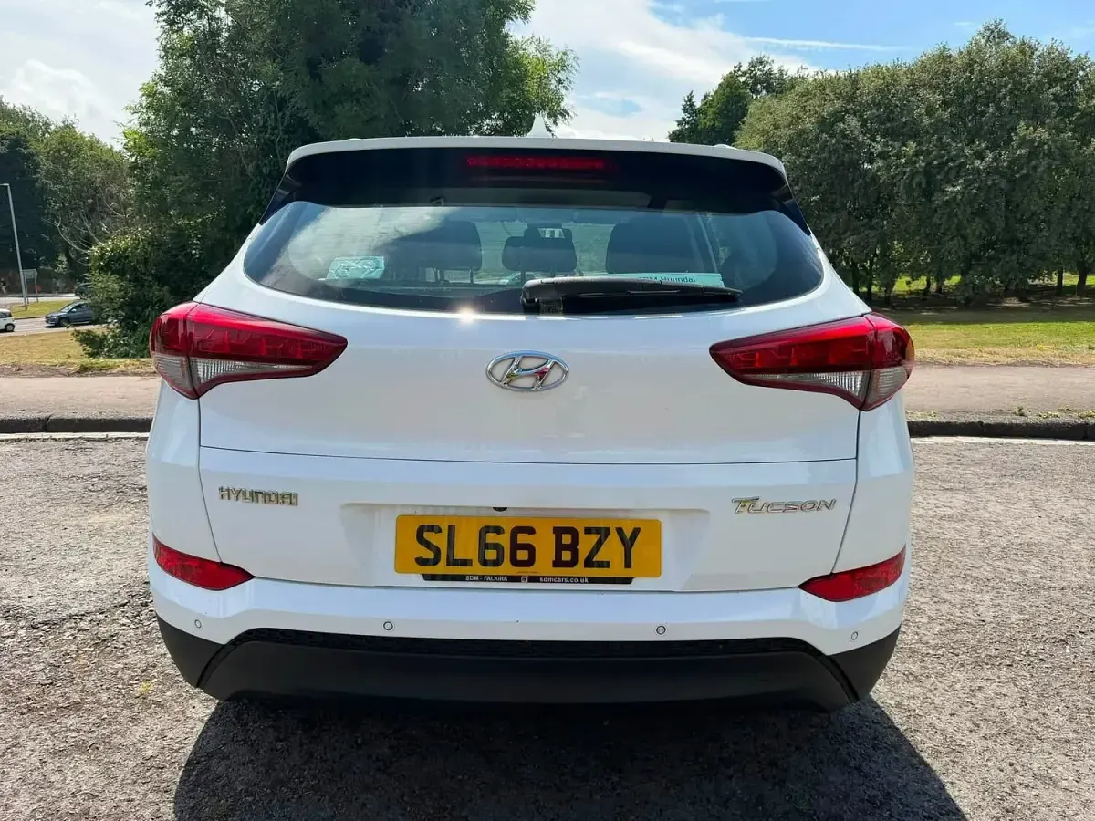 Used Hyundai Tucson SE 2016 White SUV