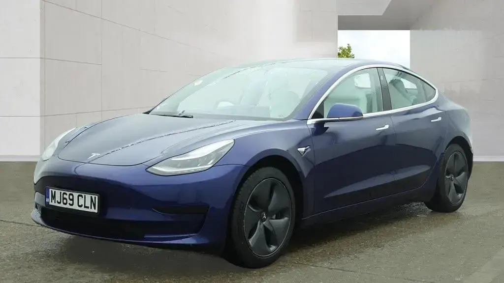 Used Tesla Model 3 Standard Range 239 kW (325 HP) 2019 Blue Sedan