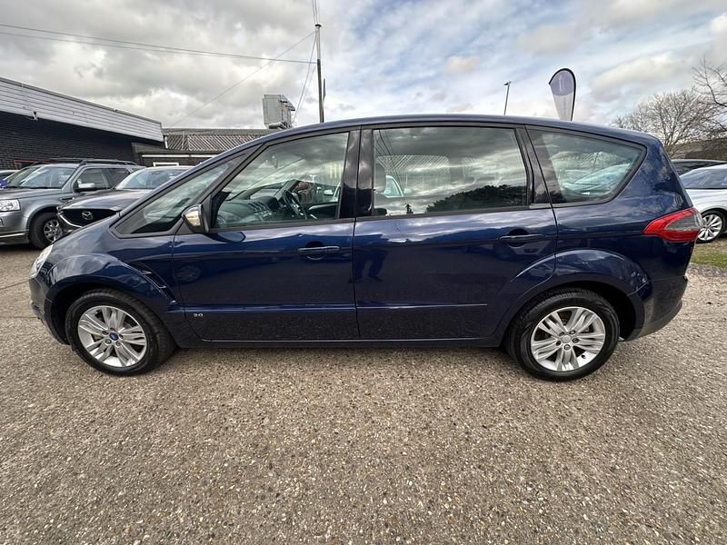 Used Ford S-MAX Zetec 140 HP (102 kW) 2010 Blue MPV