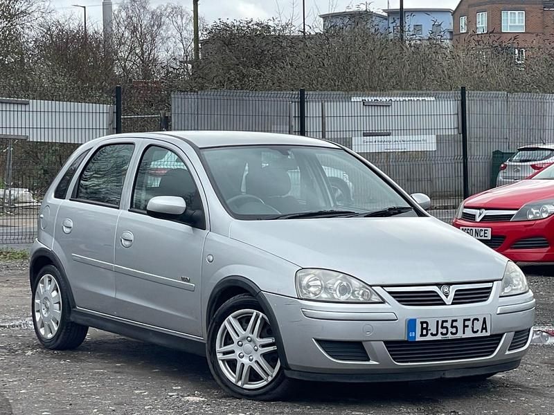 Used Vauxhall Corsa Design Edition 2005 Silver Hatchback
