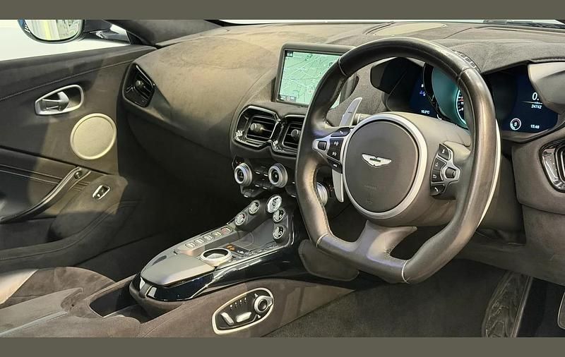 Used Aston Martin Vantage 510 HP (375 kW) 2018 Silver Coupe