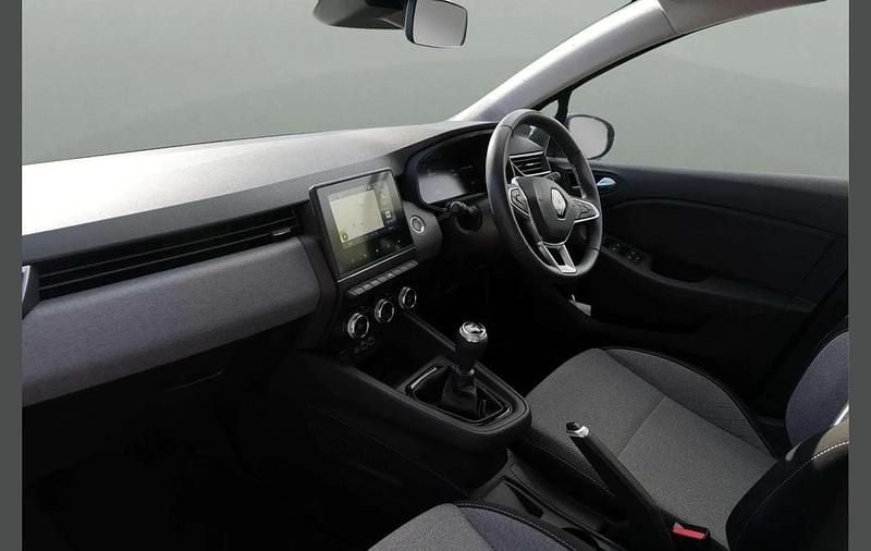 Used Renault Clio V Evolution 90 HP (66 kW) 2024 Grey  Hatchback