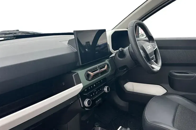 Used Dacia Spring Extreme 47 kW (65 HP) 2025 White Hatchback
