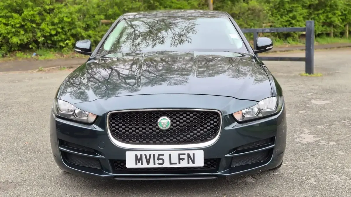 Usado Jaguar XE SE 2015 Verde Sedan
