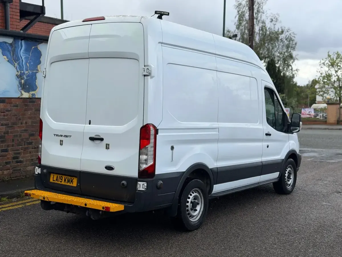 Używany Ford Transit 130 KM (95 kW) 2019 Biały Van