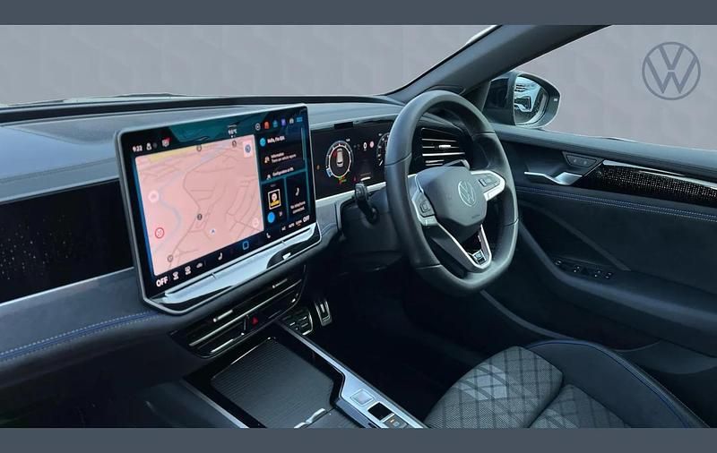 Used VW Passat R-line 147 HP (108 kW) 2025 Black Estate