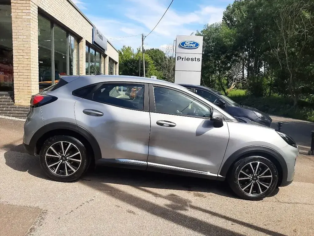 Used Ford Puma Titanium 125 HP (91 kW) 2023 Solar silver SUV