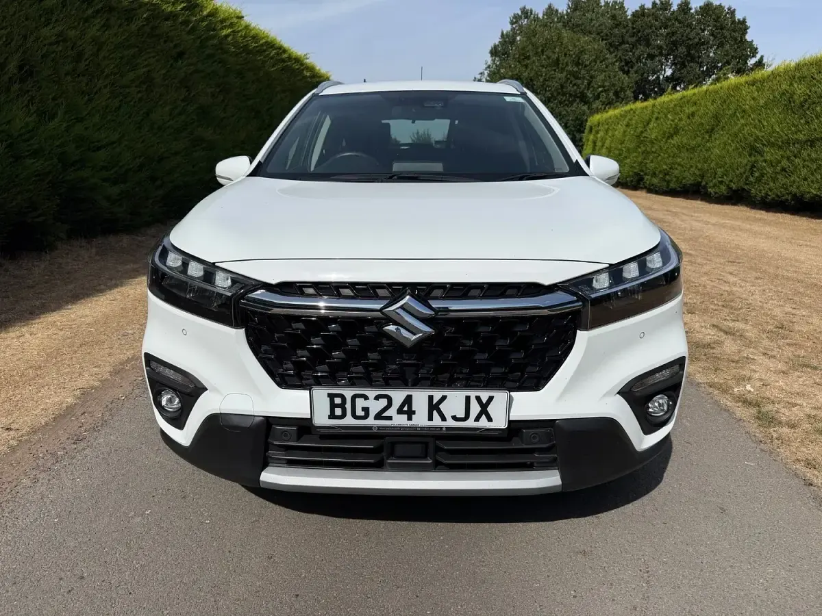 Used Suzuki SX4 115 HP (84 kW) 2024 White Hatchback