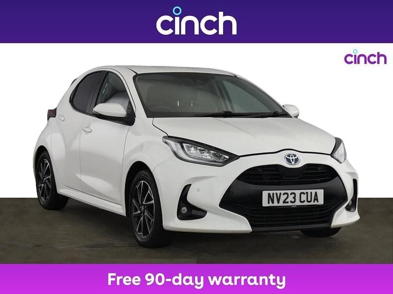 White Used 2023 Toyota Yaris Hybrid Design Hatchback | £15,149 (Fair price) - Image 1/3