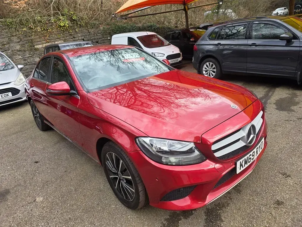 Used Mercedes C180 SE 156 HP (114 kW) 2019 Red Sedan