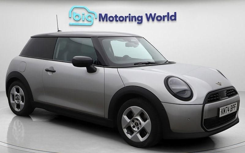 Used Mini Cooper Classic 156 HP (114 kW) 2024 Silver Hatchback