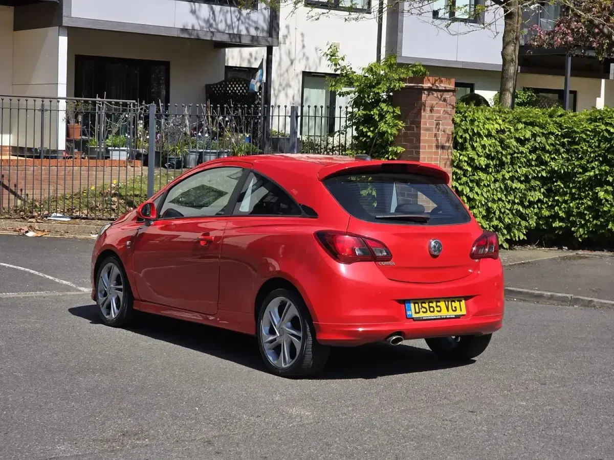 Second-hand Vauxhall Corsa SRi 90 CP (66 kW) 2015 Roșu Hatchback