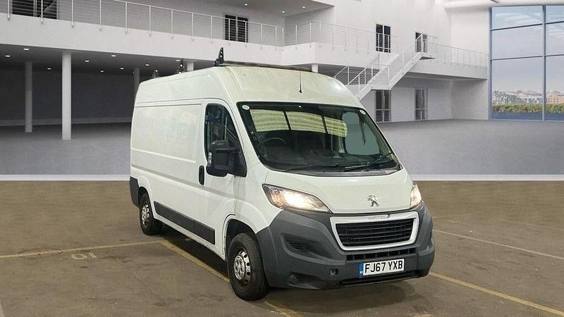 Used Peugeot Boxer 130 HP (95 kW) 2018 White Van