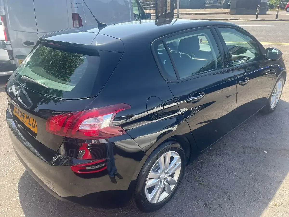 Used Peugeot 308 Active 125 HP (91 kW) 2014 Black Hatchback