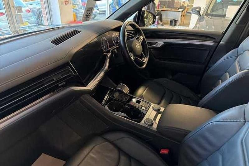 Used VW Touareg Black Edition 286 HP (210 kW) 2023 Black SUV