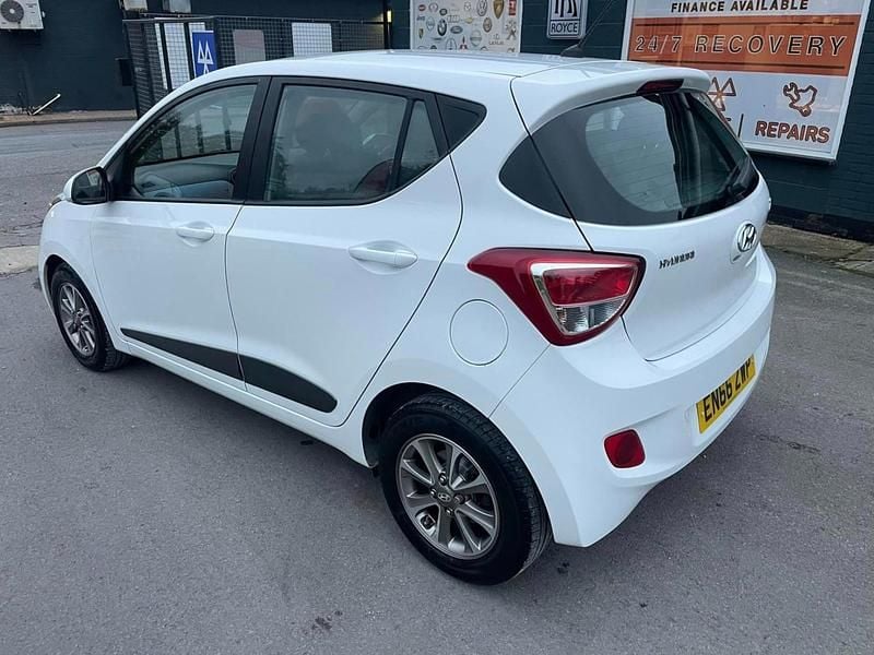 Used Hyundai i10 Premium 2016 White Hatchback