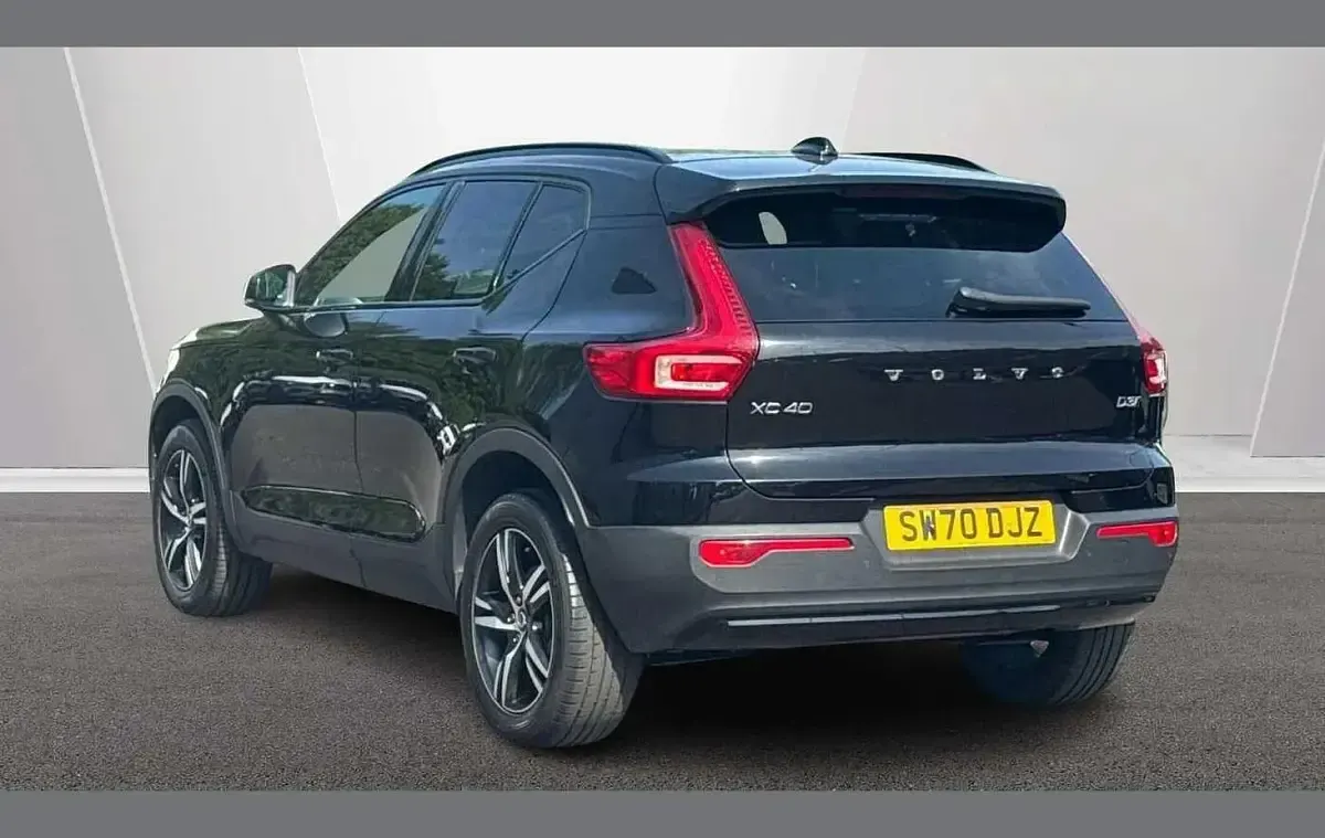 Used Volvo XC40 R-Design 147 HP (108 kW) 2020 Black SUV