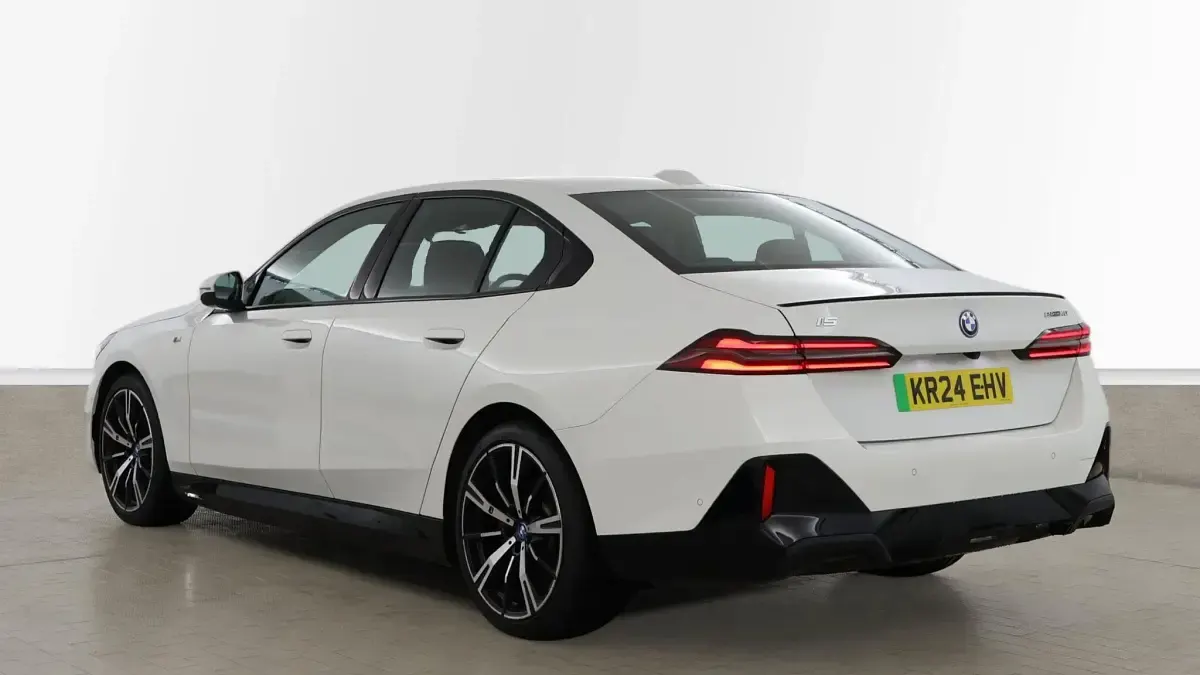 Used BMW i5 M Sport 250 kW (340 HP) 2024 White Sedan